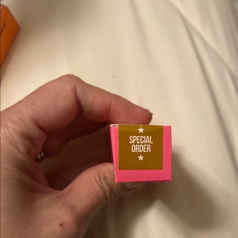 Jeffree Star Pink Lipstick Vibrant Makeup
